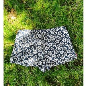 Y2K Esprit Island Daisy Navy and White Floral Print Surf Short Shorts